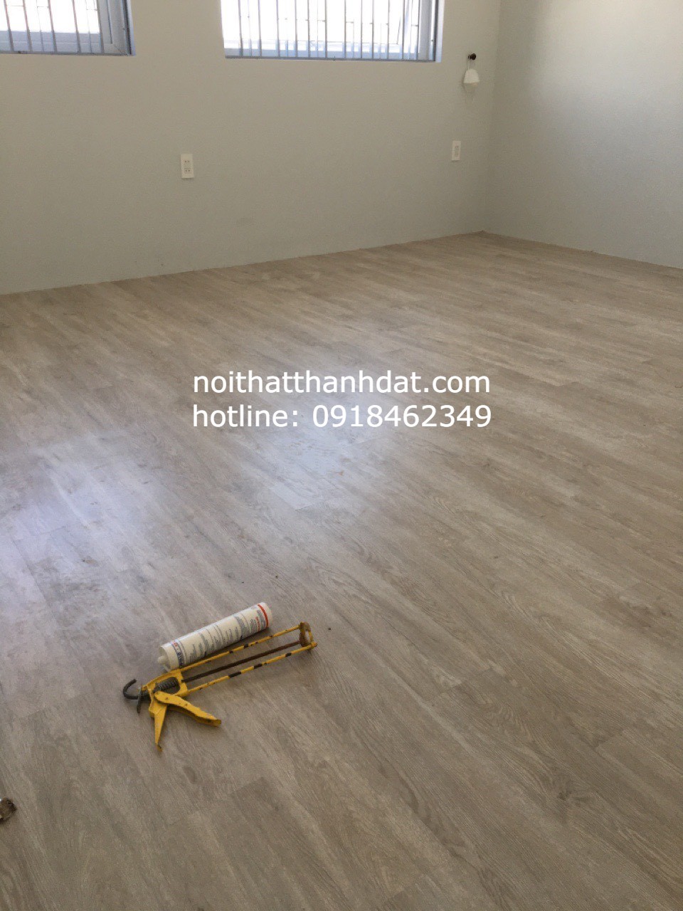 sàn nhựa vân gỗ xã tiến lợi 